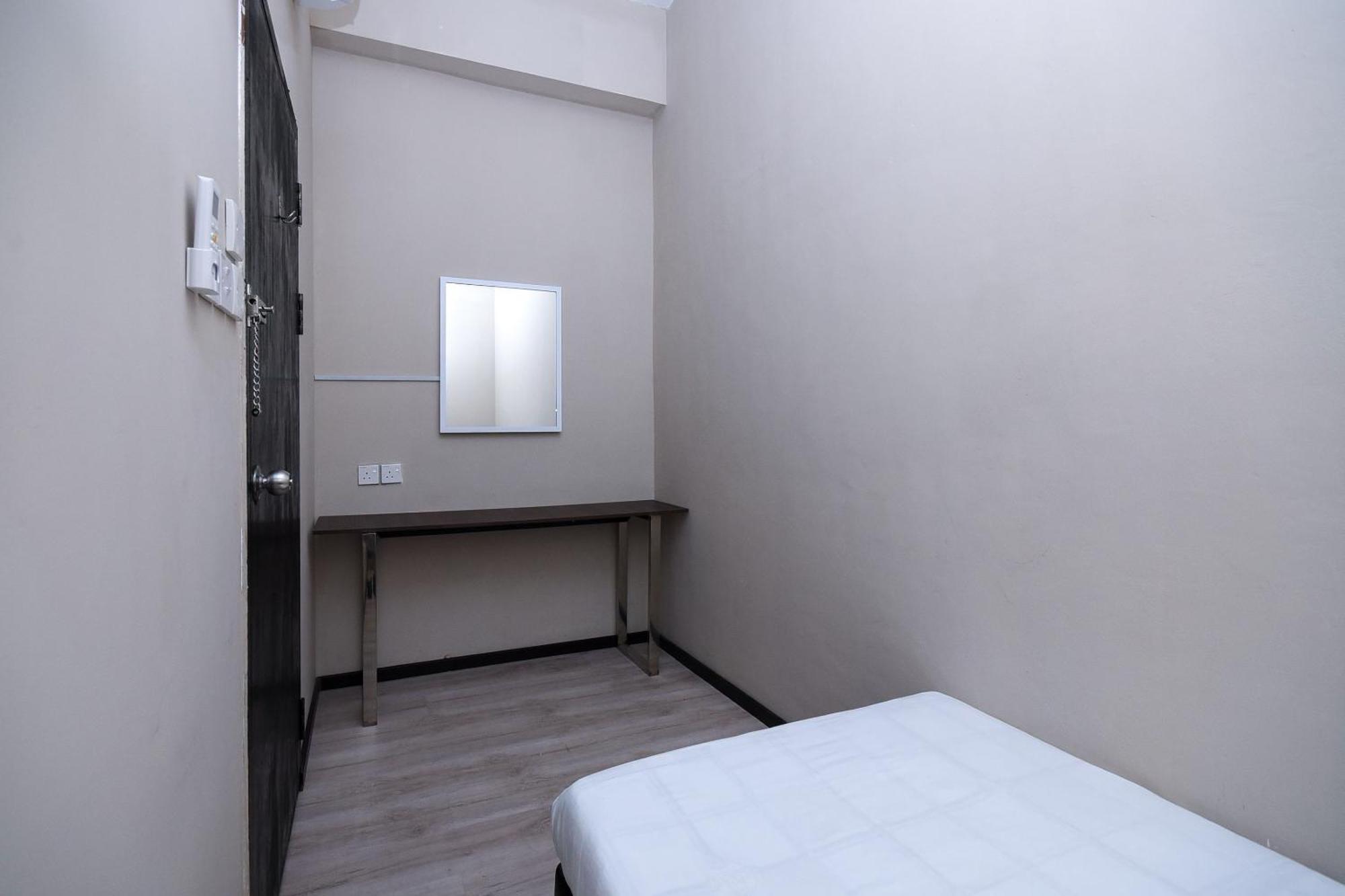 Spot On 89838 Lm Residence Мири Экстерьер фото
